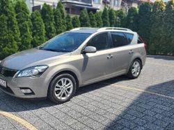 Złoty Używany 2010 Kia Ceed Kombi | 15 900 zł (Uczciwa cena)