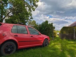 Czerwony Używany 1998 VW Golf IV Hatchback | 4400 zł (Uczciwa cena)