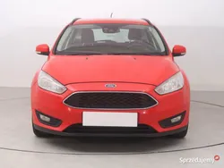 Czerwony Używany 2015 Ford Focus Kombi | 20 499 zł (Uczciwa cena)
