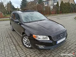 Czarny Używany 2014 Volvo V70 Summum Kombi | 35 900 zł (Uczciwa cena)