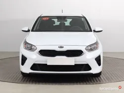 Biały Używany 2018 Kia Ceed Hatchback | 44 999 zł (Uczciwa cena)