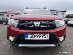 Bordowy Używany 2019 Dacia Sandero Stepway SUV | 35 999 zł