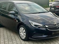 Czarny (metalik) Używany 2019 Opel Astra Kombi | 28 900 zł (Super Cena)