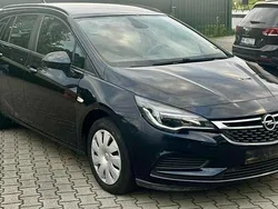 Czarny (metalik) Używany 2019 Opel Astra Kombi | 28 900 zł (Super Cena)