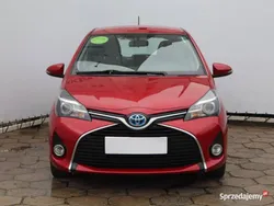 Czerwony Używany 2016 Toyota Yaris Hybrid Hatchback | 47 999 zł (Uczciwa cena)