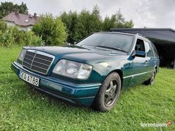 Zielony Używany 1994 Mercedes E200 Kombi | 5000 zł