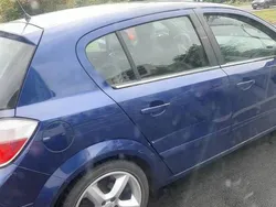 Granatowy Używany 2005 Opel Astra Hatchback | 5000 zł (Dobra cena)