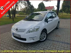 Biały (metalik) Używany 2011 Toyota Auris Hatchback | 22 900 zł (Dobra cena)