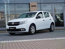 Biały Używany 2018 Dacia Sandero Hatchback | 22 700 zł (Super Cena)