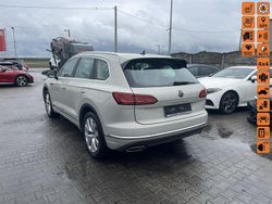 Beżowy (metalik) Używany 2021 VW Touareg SUV | 108 900 zł
