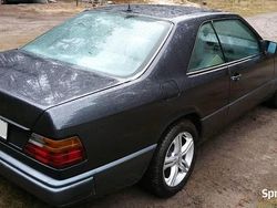 Czarny Używany 1989 Mercedes 230 Coupe | 20 500 zł