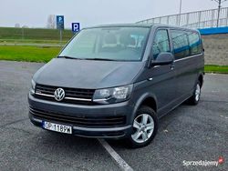 Szary Używany 2017 VW Caravelle Minivan | 85 000 zł