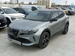 Lakier metalizowany szary z czarnym dachem arese Nowe 2025 Alfa Romeo Junior SUV | 142 310 zł