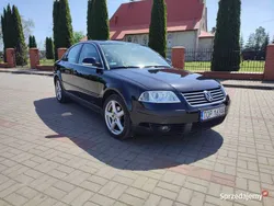 Czarny Używany 2004 VW Passat Comfortline Sedan/Limuzyna | 10 900 zł