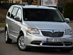 Srebrny Używany 2011 Lancia Voyager Minivan | 27 900 zł