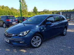 Niebieski (metalik) Używany 2017 Opel Astra Kombi | 45 900 zł (Dość drogi)