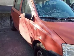 Czerwony Używany 2004 Fiat Panda Hatchback | 1500 zł