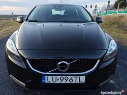 Czarny Używany 2016 Volvo V40 Kombi | 44 876 zł (Uczciwa cena)