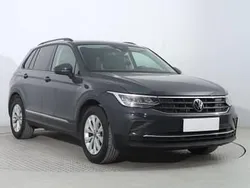 Szary Używany 2022 VW Tiguan SUV | 102 999 zł (Uczciwa cena)
