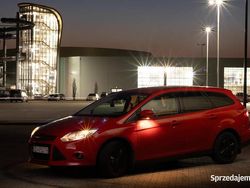 Czerwony Używany 2014 Ford Focus Kombi | 16 000 zł (Uczciwa cena)
