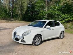 Biały Używany 2011 Alfa Romeo Giulietta Hatchback | 17 500 zł (Uczciwa cena)
