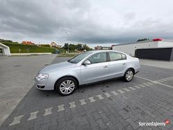 Srebrny Używany 2005 VW Passat Sedan/Limuzyna | 8600 zł (Dobra cena)