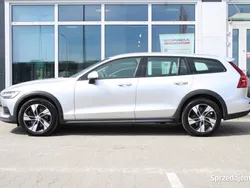 Używany 2021 Volvo V60 CC Kombi | 129 900 zł (Dobra cena)