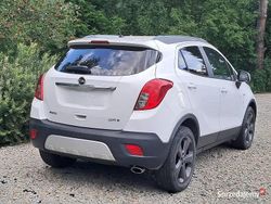 Biały Używany 2014 Opel Mokka Enjoy SUV | 38 500 zł (Uczciwa cena)