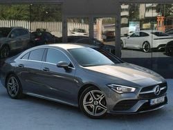 Szary (metalik) Używany 2022 Mercedes CLA180 AMG line Sedan/Limuzyna | 129 900 zł (Uczciwa cena)
