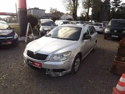 Srebrny Używany 2011 Skoda Octavia Kombi | 8900 zł (Dobra cena)