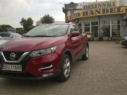 Bordowy Używany 2017 Nissan Qashqai SUV | 53 900 zł (Uczciwa cena)
