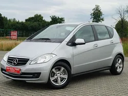 Srebrny (metalik) Używany 2010 Mercedes A180 Hatchback | 18 900 zł (Uczciwa cena)