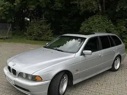 Srebrny Używany 2001 BMW 530 Kombi | 11 600 zł