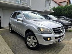 Srebrny (metalik) Używany 2009 Mercedes ML280 SUV | 29 900 zł