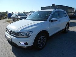 Biały Używany 2017 VW Tiguan SUV | 75 000 zł (Uczciwa cena)