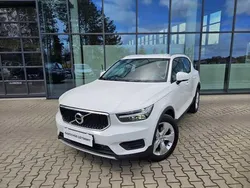 Biały Używany 2022 Volvo XC40 SUV | 131 900 zł (Uczciwa cena)