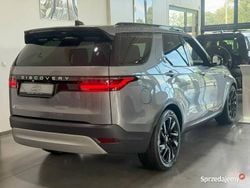 Szary (metalik) Używany 2024 Land Rover Discovery 5 S SUV | 356 200 zł (Dość drogi)