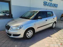 Srebrny (metalik) Używany 2011 Skoda Fabia Hatchback | 15 700 zł (Uczciwa cena)