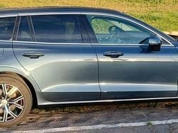 Używany 2023 Volvo V60 Core Kombi | 144 500 zł