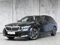 Black sapphire metallic metalizowany Używany 2024 BMW 540 Comfort Edition Kombi | 374 900 zł (Uczciwa cena)
