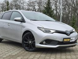 Srebrny (metalik) Używany 2015 Toyota Auris Hybrid Hatchback | 51 900 zł (Uczciwa cena)