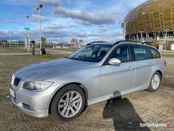 Srebrny Używany 2006 BMW 318 Kombi | 13 000 zł (Uczciwa cena)