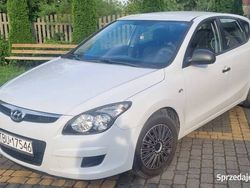 Biały Używany 2009 Hyundai i30 Hatchback | 11 900 zł (Uczciwa cena)