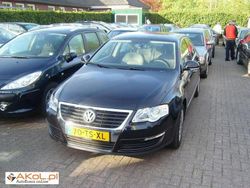 Czarny Używany 2009 VW Passat Sedan/Limuzyna | 63 888 zł
