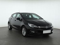 Czarny Używany 2018 Opel Astra Hatchback | 49 999 zł (Dość drogi)