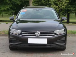 Brązowy Używany 2020 VW Passat Kombi | 66 999 zł (Uczciwa cena)