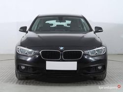 Czarny Używany 2019 BMW 320 Kombi | 69 999 zł
