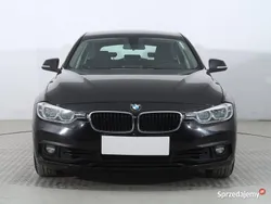 Czarny Używany 2019 BMW 320 Kombi | 71 999 zł (Uczciwa cena)