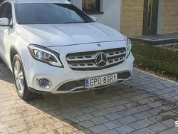 Biały Używany 2019 Mercedes GLA250 SUV | 85 000 zł