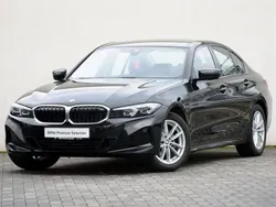 Czarny szafir metalizowany Używany 2022 BMW 318 Shadowline Sedan/Limuzyna | 142 900 zł (Uczciwa cena)